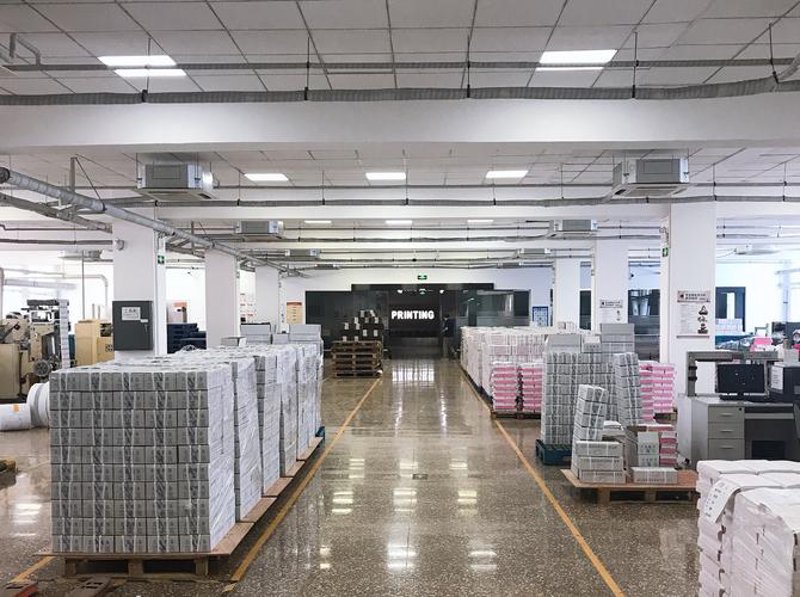 企业礼品定制：展现企业文化与深度印象